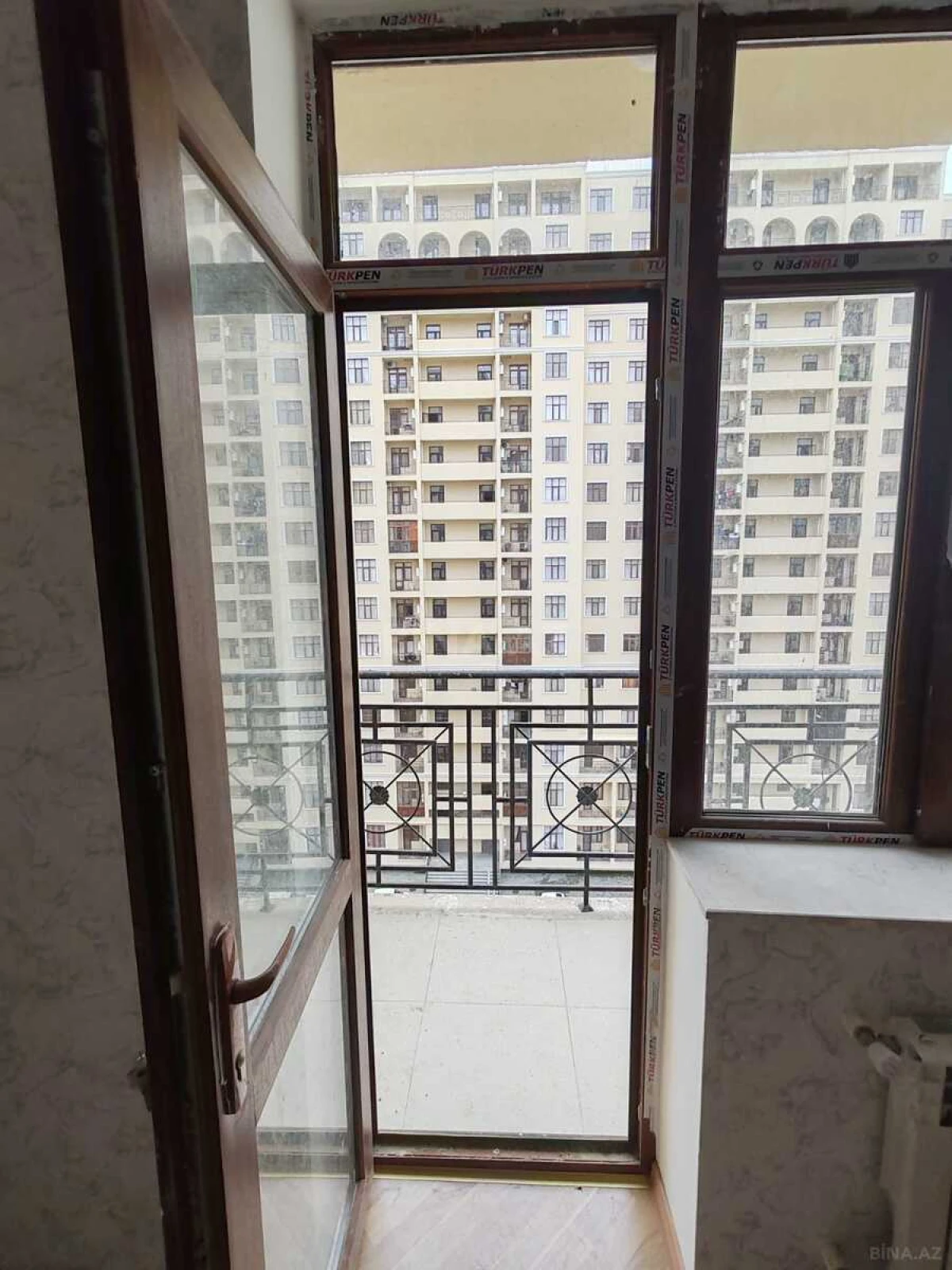 Satılır 2 otaqlı mənzil 105 m²