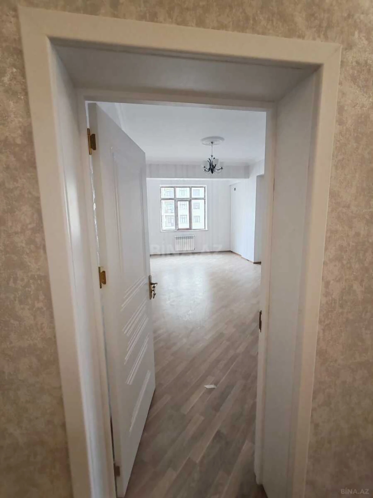 Satılır 2 otaqlı mənzil 105 m²