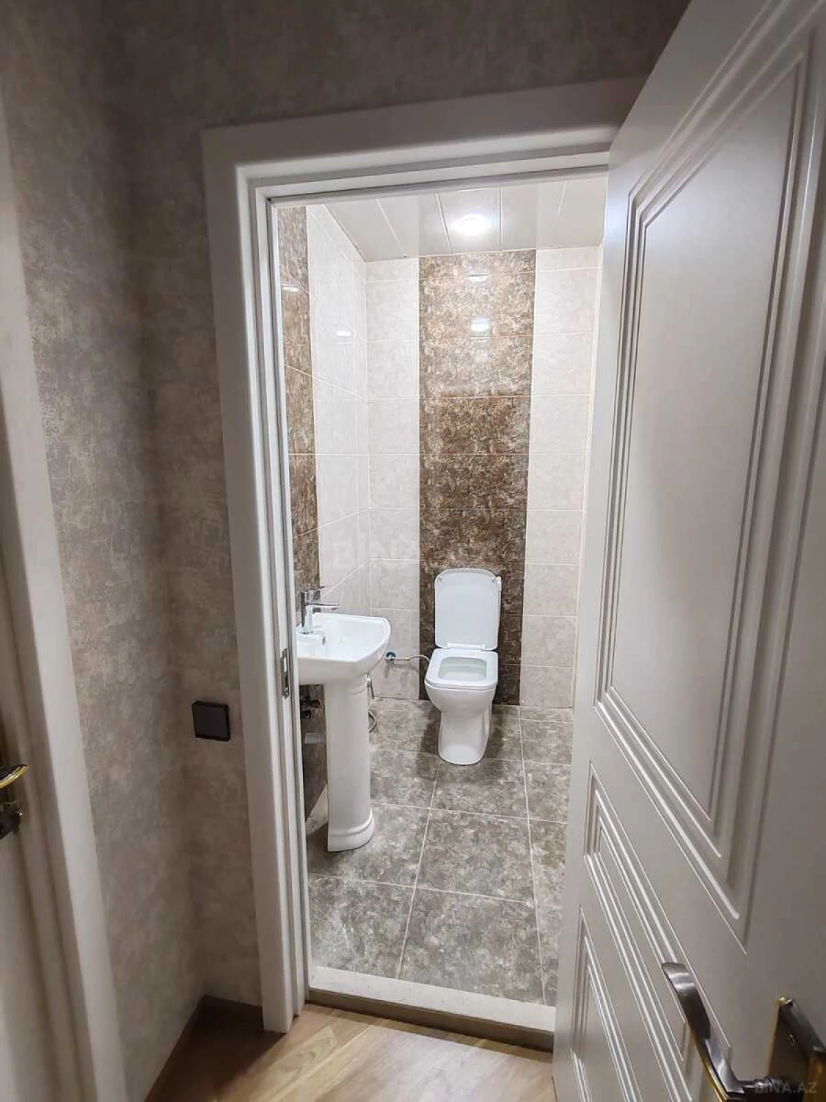 Satılır 2 otaqlı mənzil 105 m²