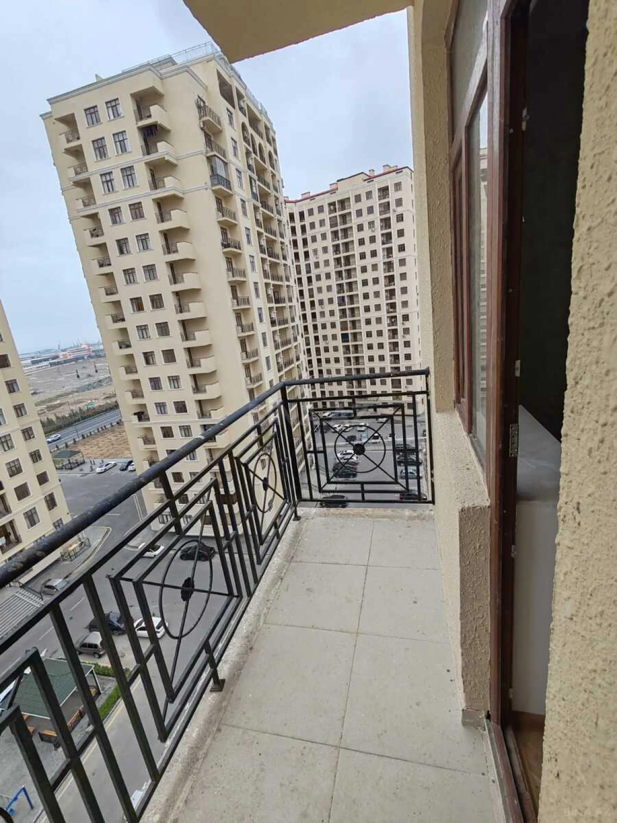 Satılır 2 otaqlı mənzil 105 m²