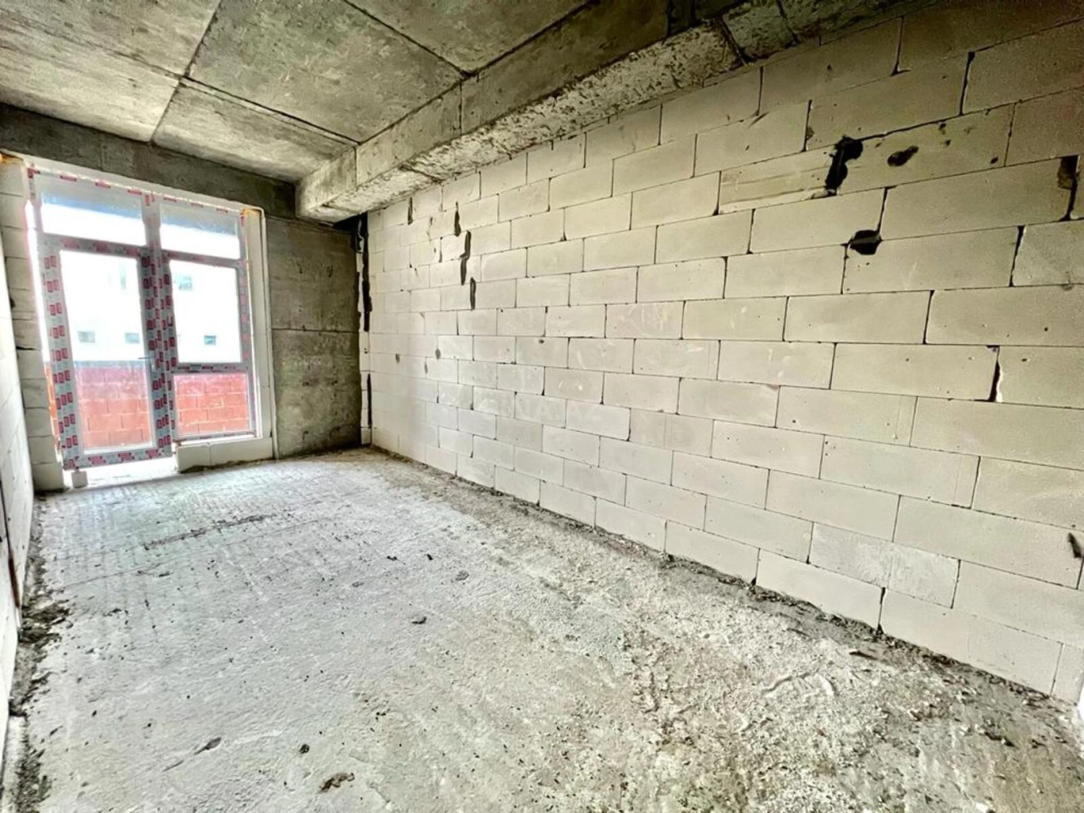 Satılır 4 otaqlı mənzil 127 m²