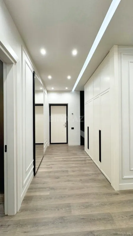 Kirayə verilir 3 otaqlı mənzil 131 m²