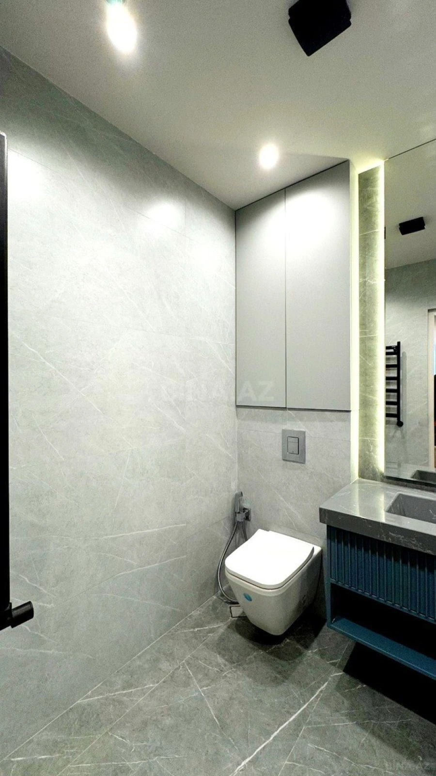 Kirayə verilir 3 otaqlı mənzil 131 m²