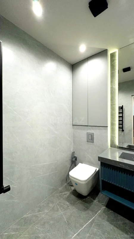 Kirayə verilir 3 otaqlı mənzil 131 m²