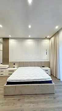 Kirayə verilir 3 otaqlı mənzil 131 m²