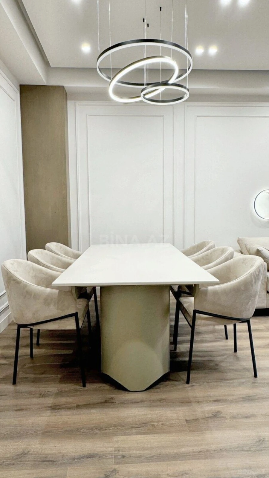 Kirayə verilir 3 otaqlı mənzil 131 m²