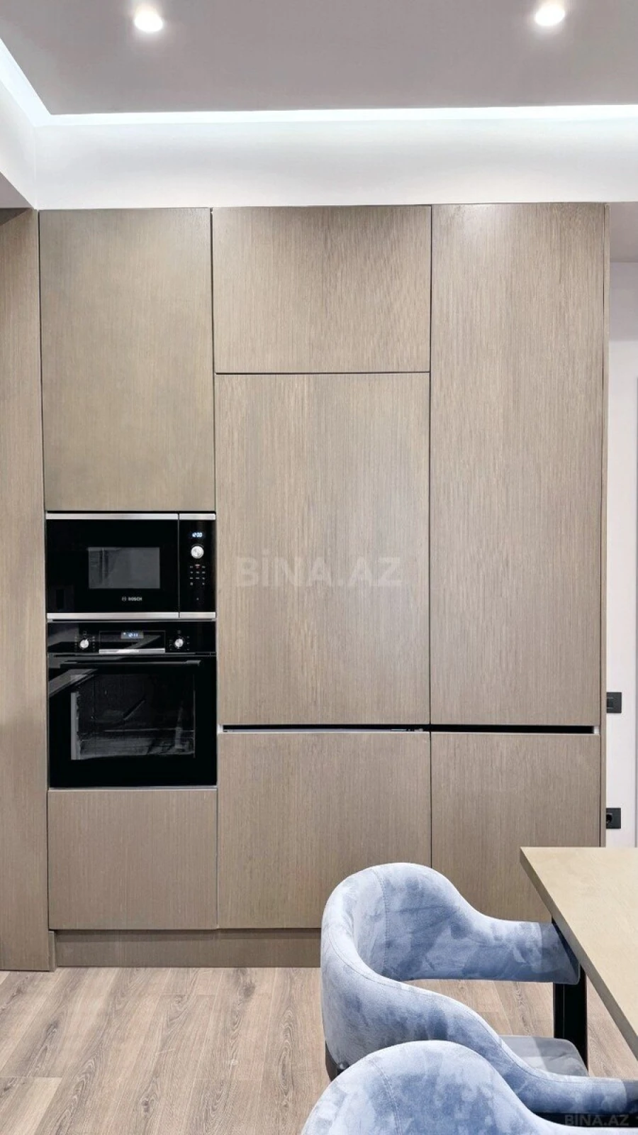Kirayə verilir 3 otaqlı mənzil 131 m²