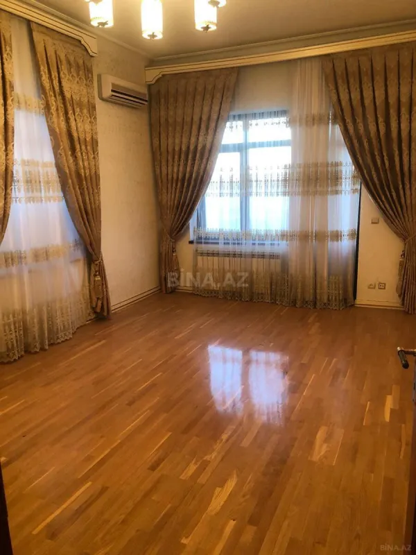 Kirayə verilir 7 otaqlı mənzil 300 m²