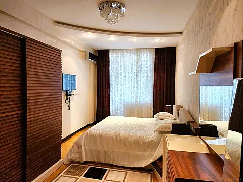 Kirayə verilir 3 otaqlı mənzil 180 m²