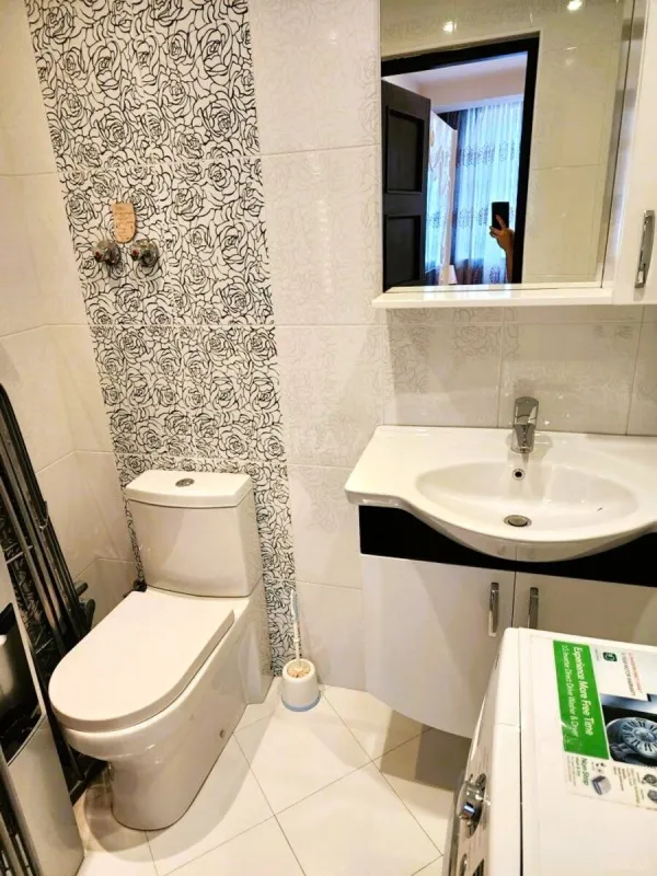 Kirayə verilir 3 otaqlı mənzil 180 m²