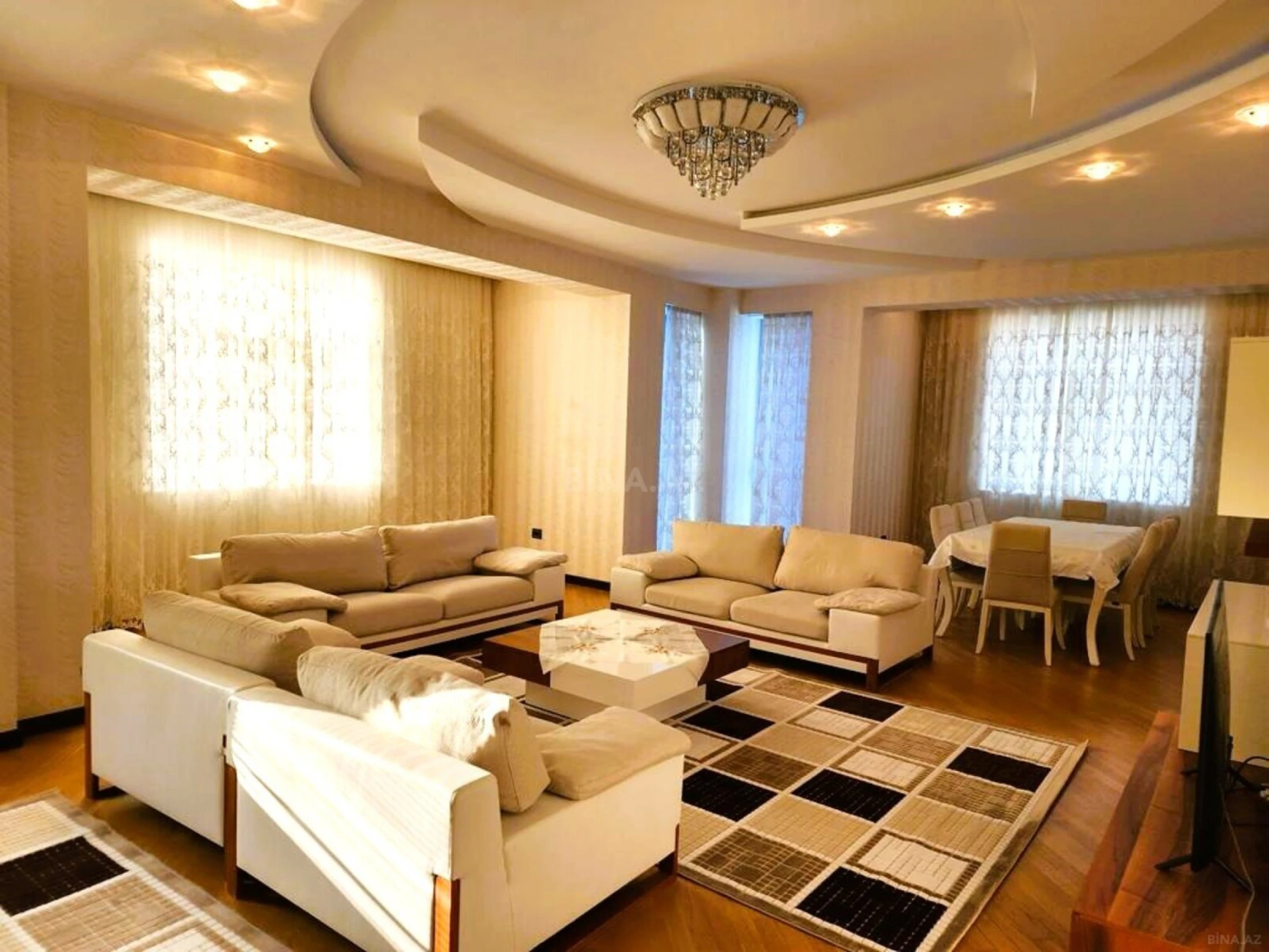 Kirayə verilir 3 otaqlı mənzil 180 m²