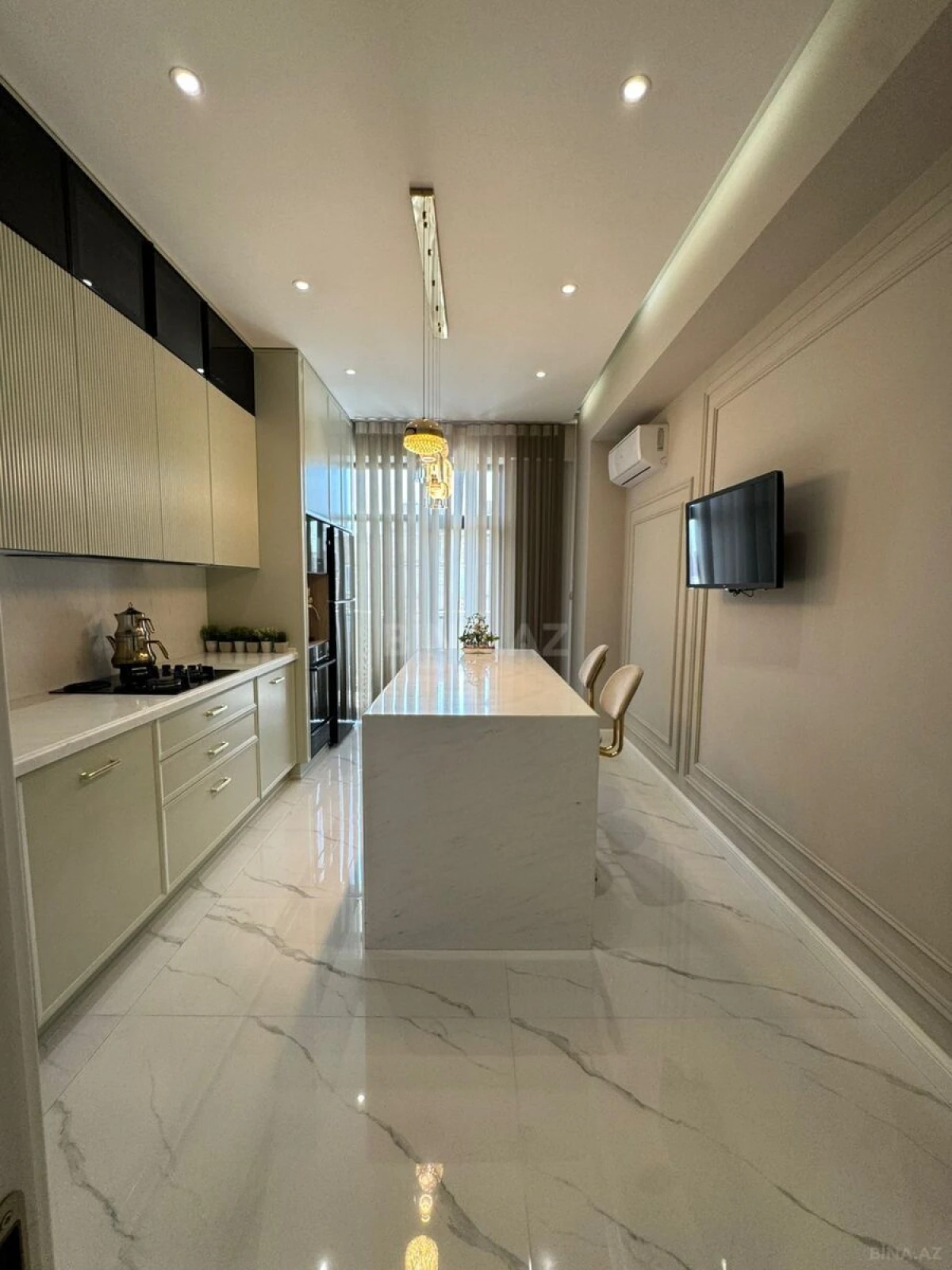 Satılır 3 otaqlı mənzil 120 m²