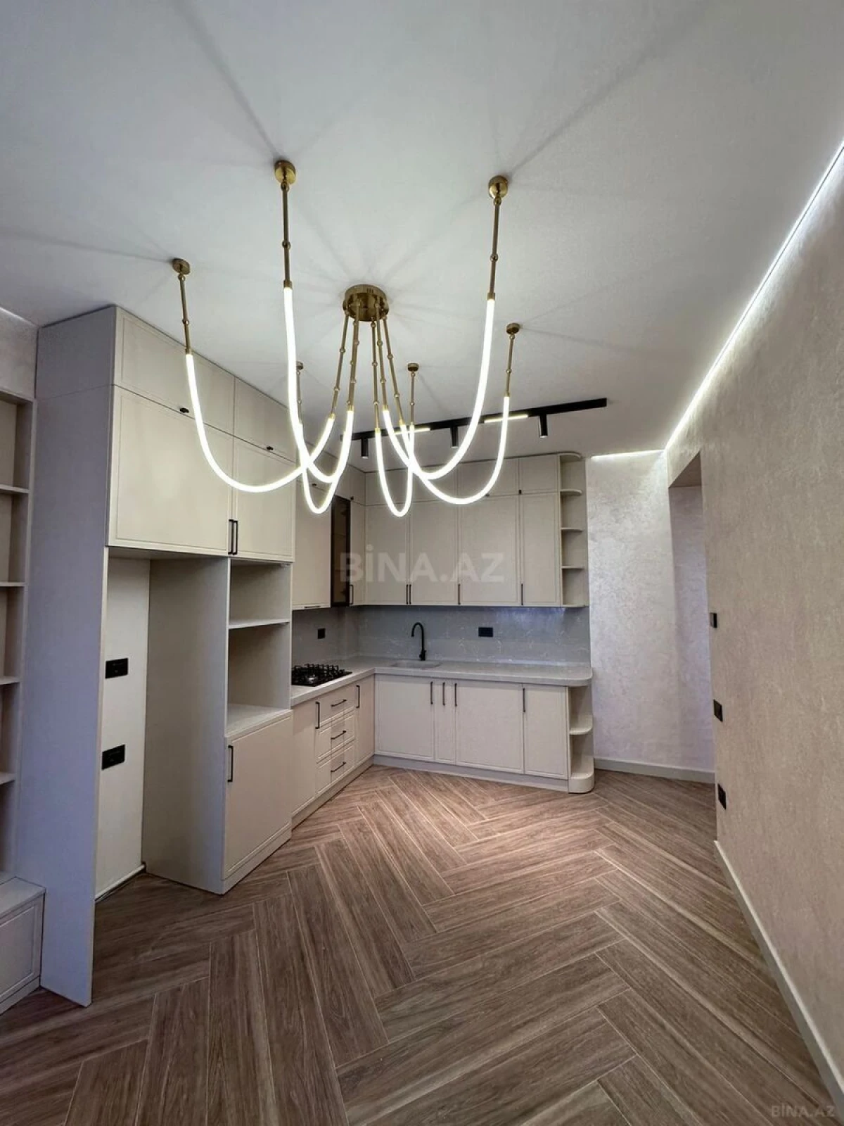 Satılır 2 otaqlı mənzil 68 m²