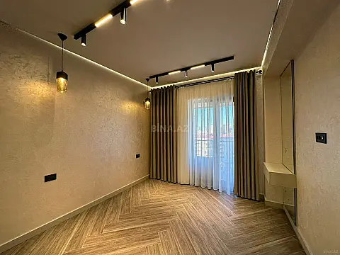 Satılır 2 otaqlı mənzil 68 m²