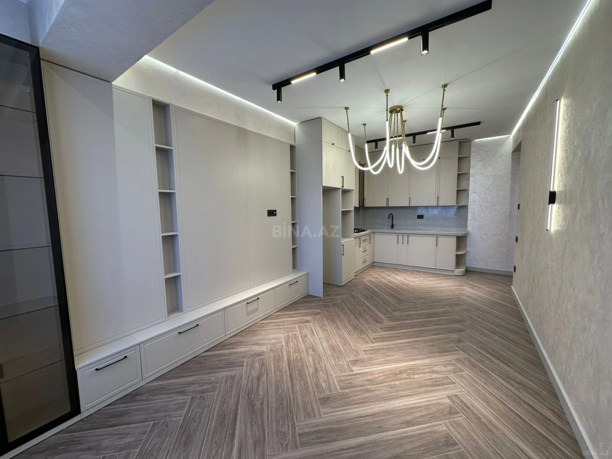 Satılır 2 otaqlı mənzil 68 m²