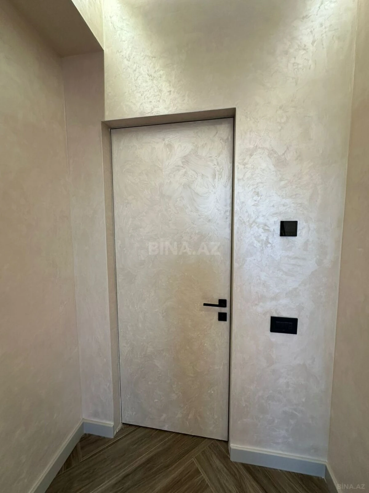 Satılır 2 otaqlı mənzil 68 m²