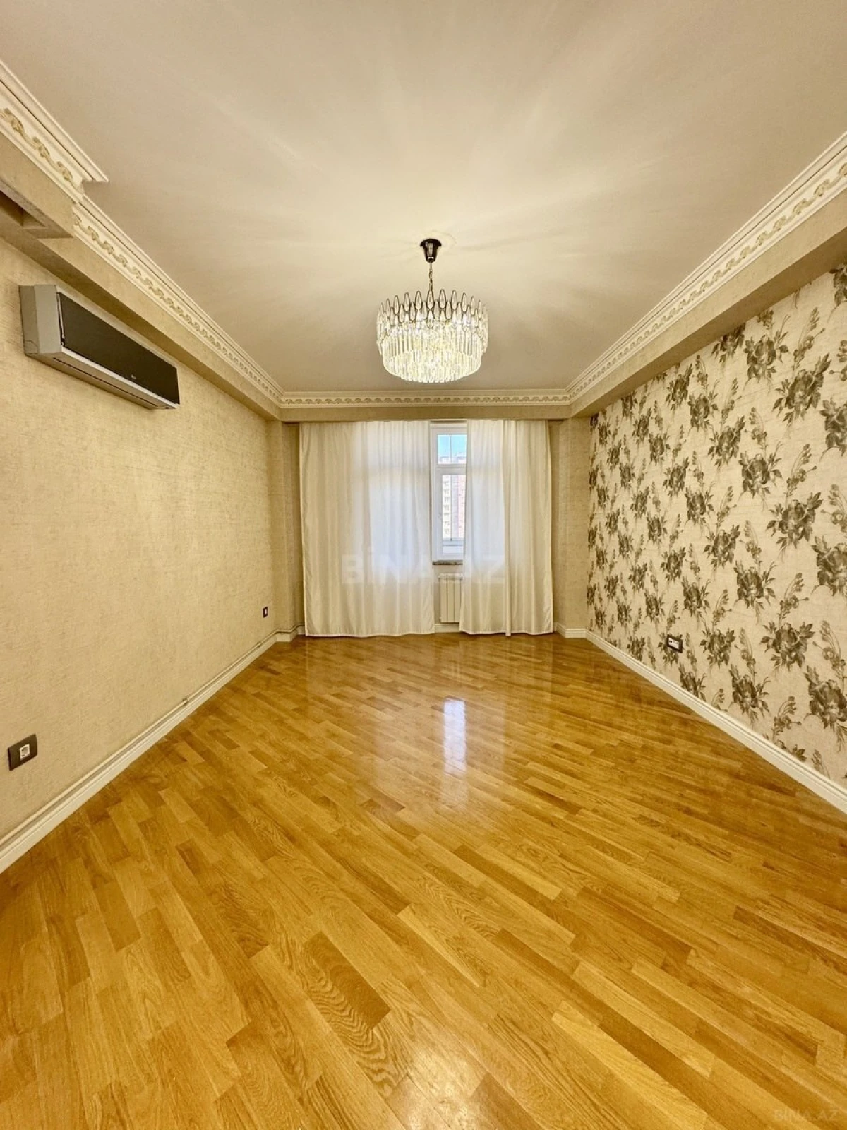 Satılır 2 otaqlı mənzil 62 m²