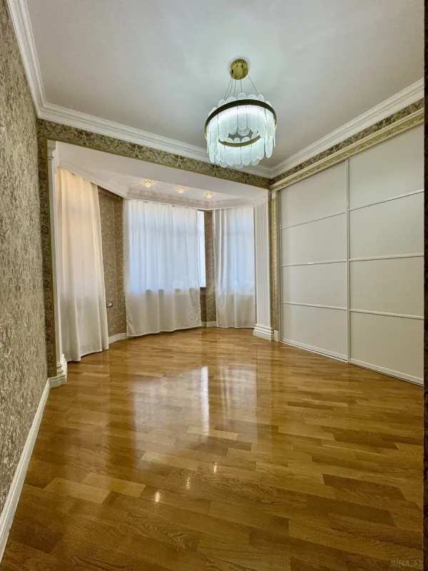 Satılır 2 otaqlı mənzil 62 m²