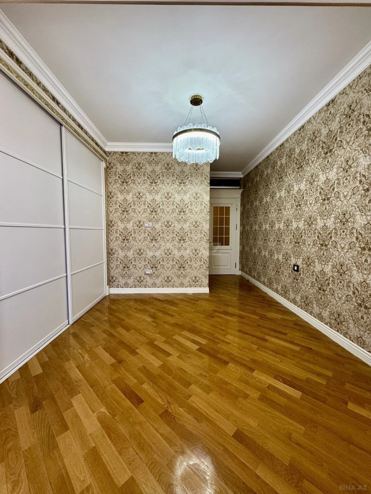 Satılır 2 otaqlı mənzil 62 m²