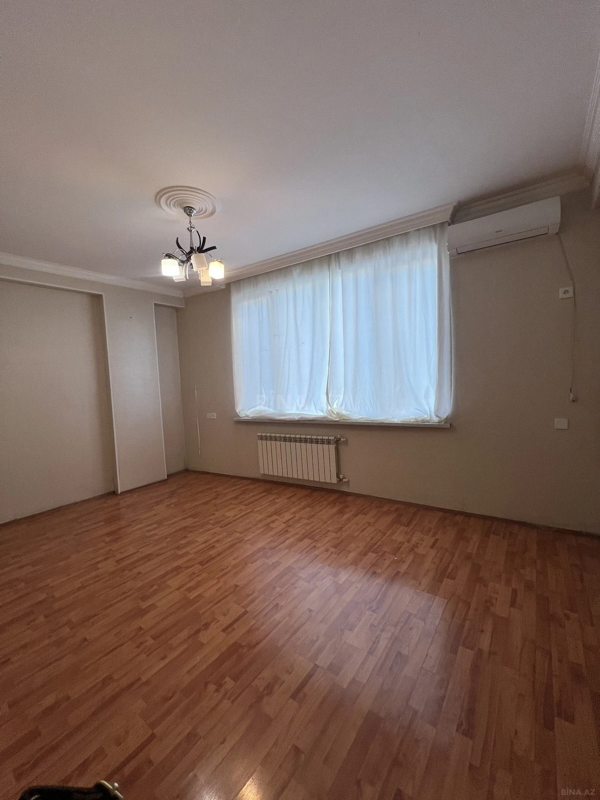 Kirayə verilir 2 otaqlı mənzil 85 m²