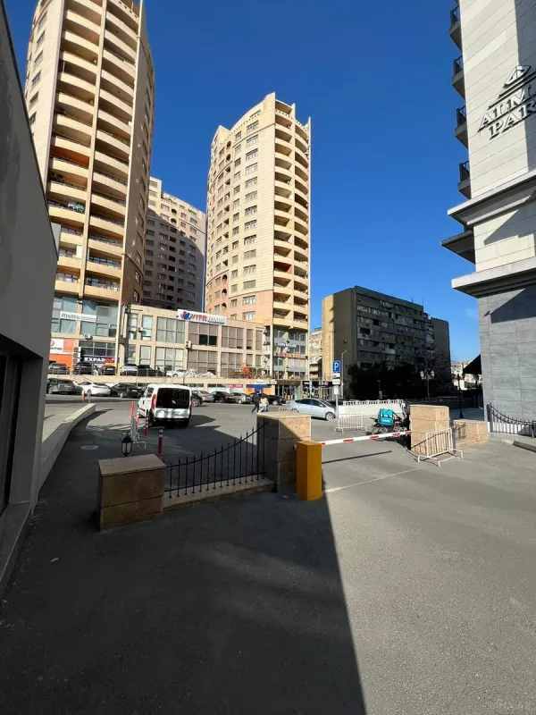 Kirayə verilir 1 otaqlı ofis 42 m²