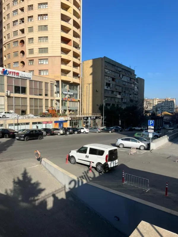 Kirayə verilir 1 otaqlı ofis 42 m²