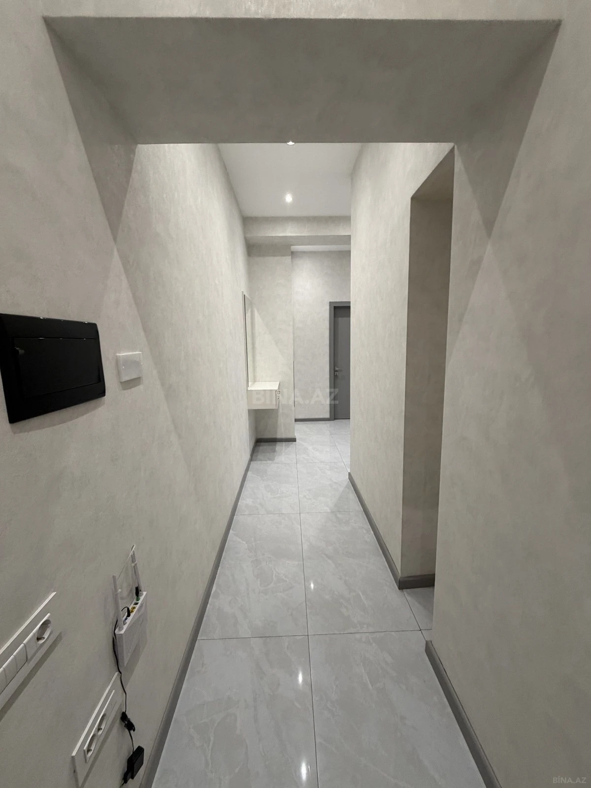 Satılır 2 otaqlı mənzil 91 m²