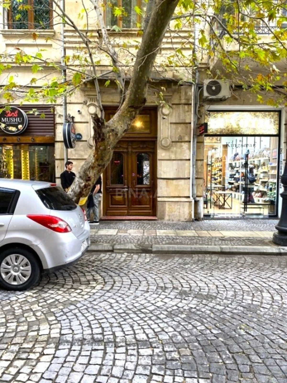 Satılır 2 otaqlı mənzil 65 m²