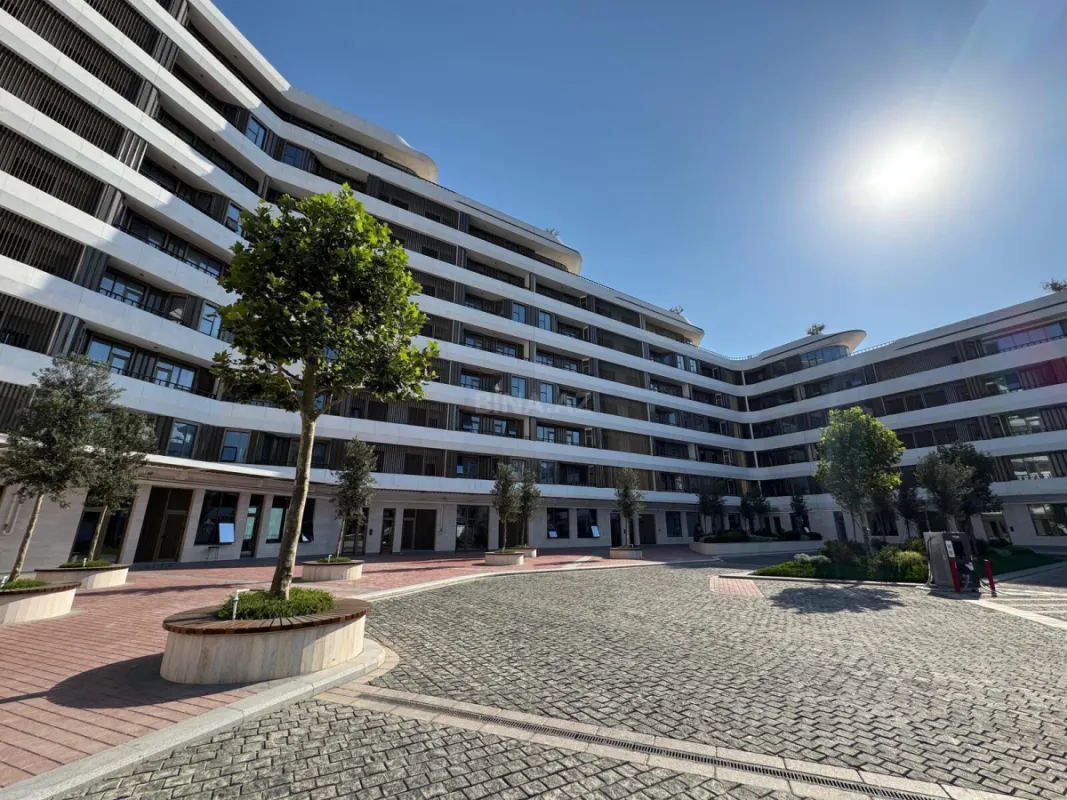 Satılır 3 otaqlı mənzil 140 m²