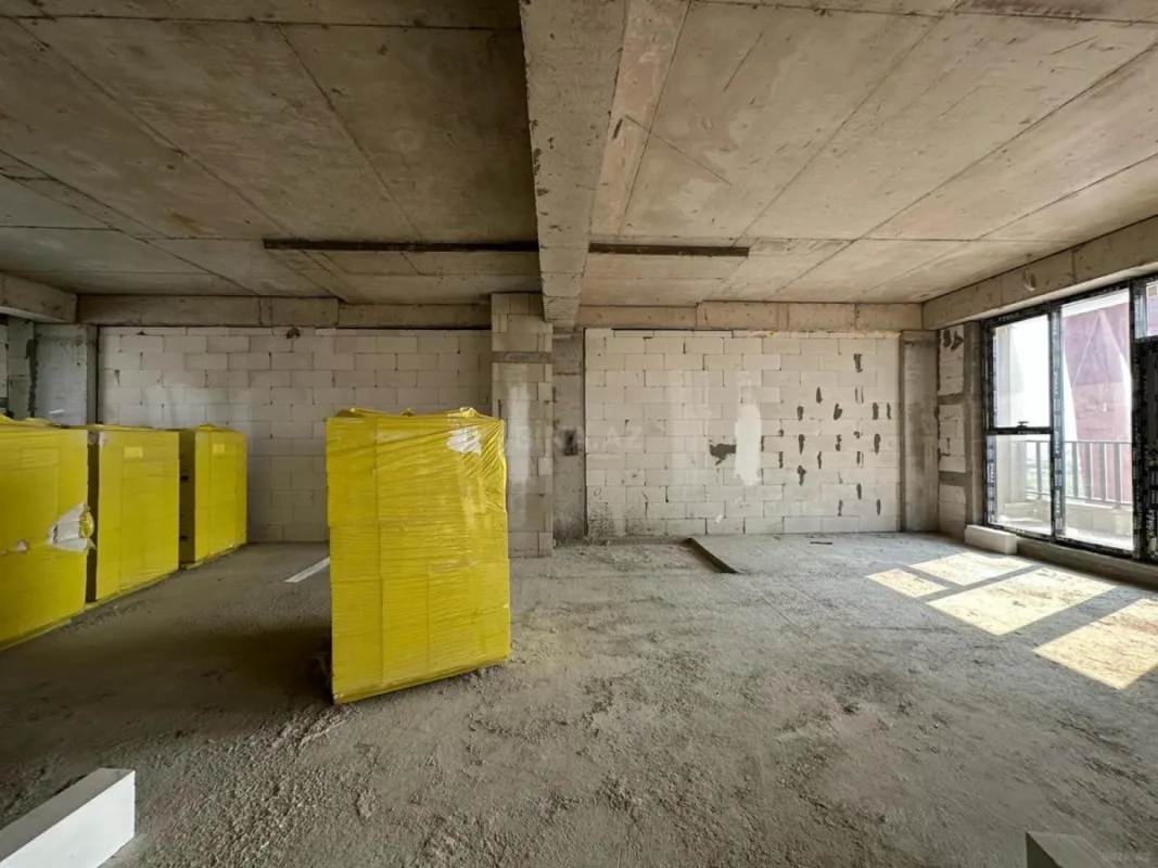 Satılır 3 otaqlı mənzil 140 m²