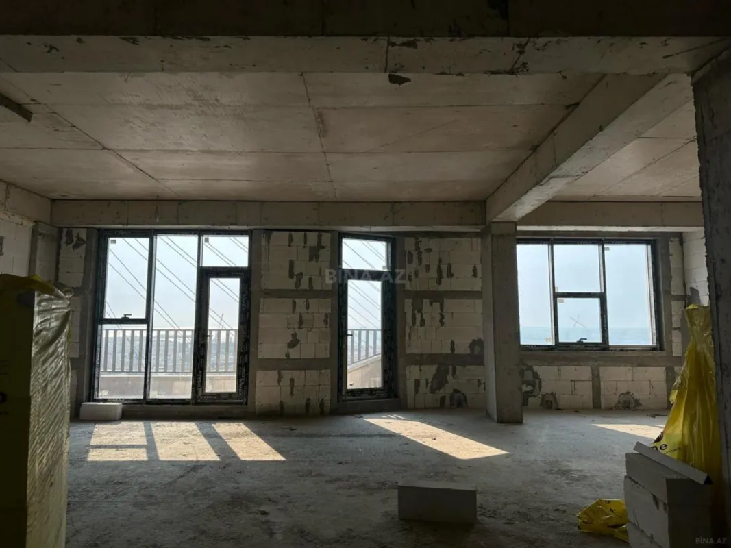 Satılır 3 otaqlı mənzil 140 m²