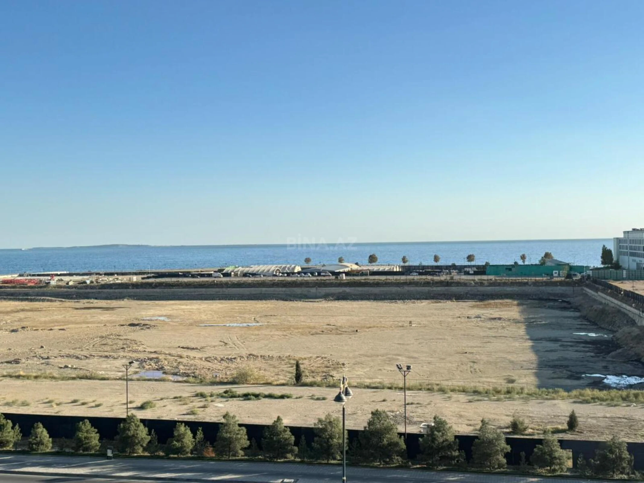 Satılır 3 otaqlı mənzil 140 m²