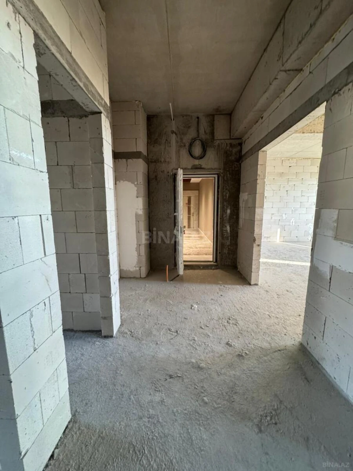 Satılır 3 otaqlı mənzil 140 m²