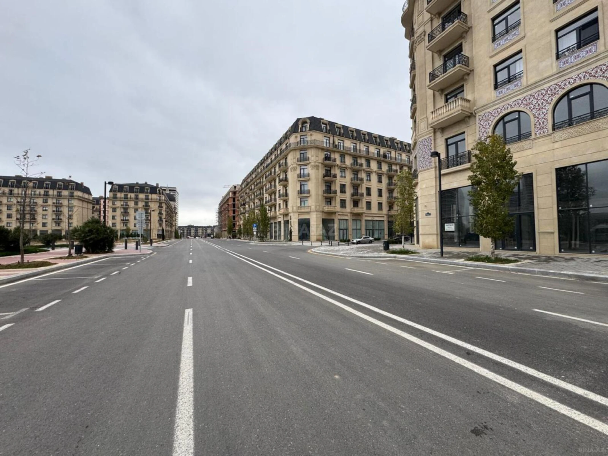 Satılır 4 otaqlı mənzil 200 m²