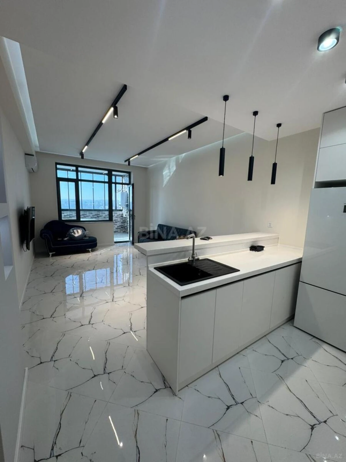 Satılır 2 otaqlı mənzil 92 m²