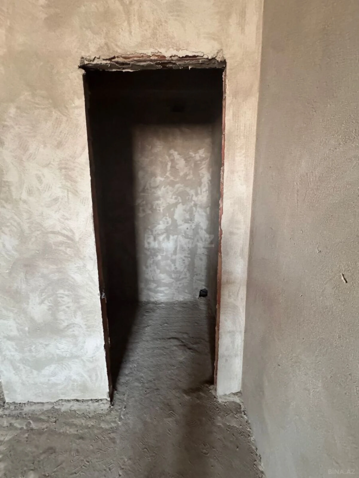 Satılır 3 otaqlı mənzil 151 m²