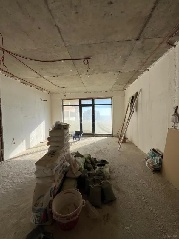 Satılır 4 otaqlı mənzil 189 m²