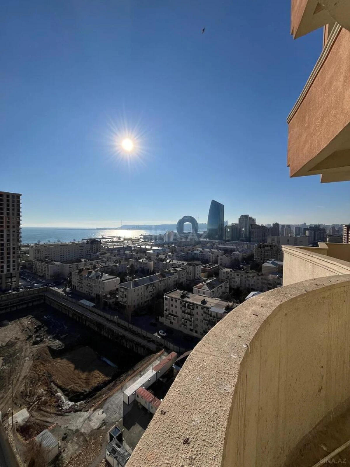 Satılır 4 otaqlı mənzil 189 m²