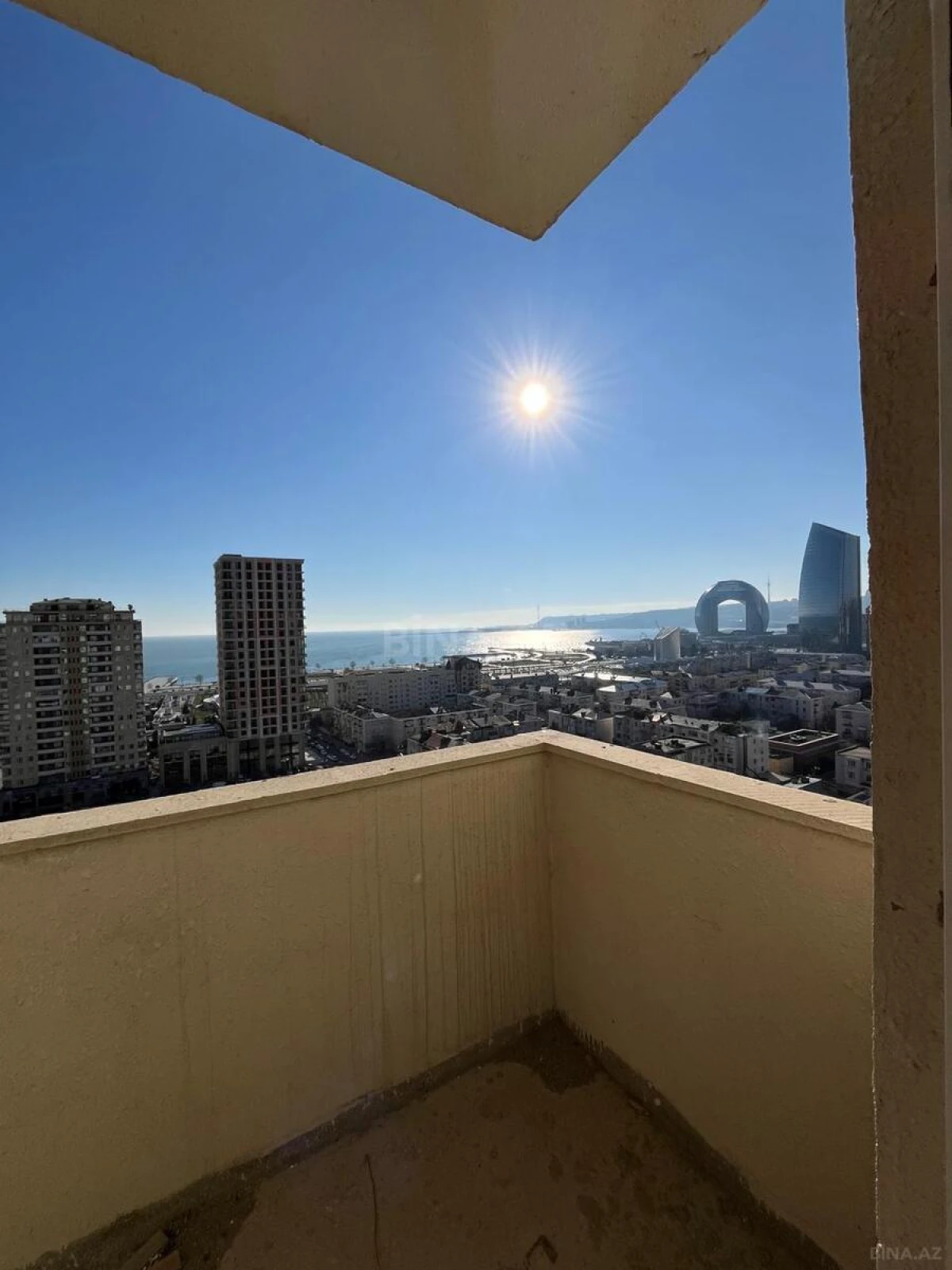 Satılır 4 otaqlı mənzil 189 m²