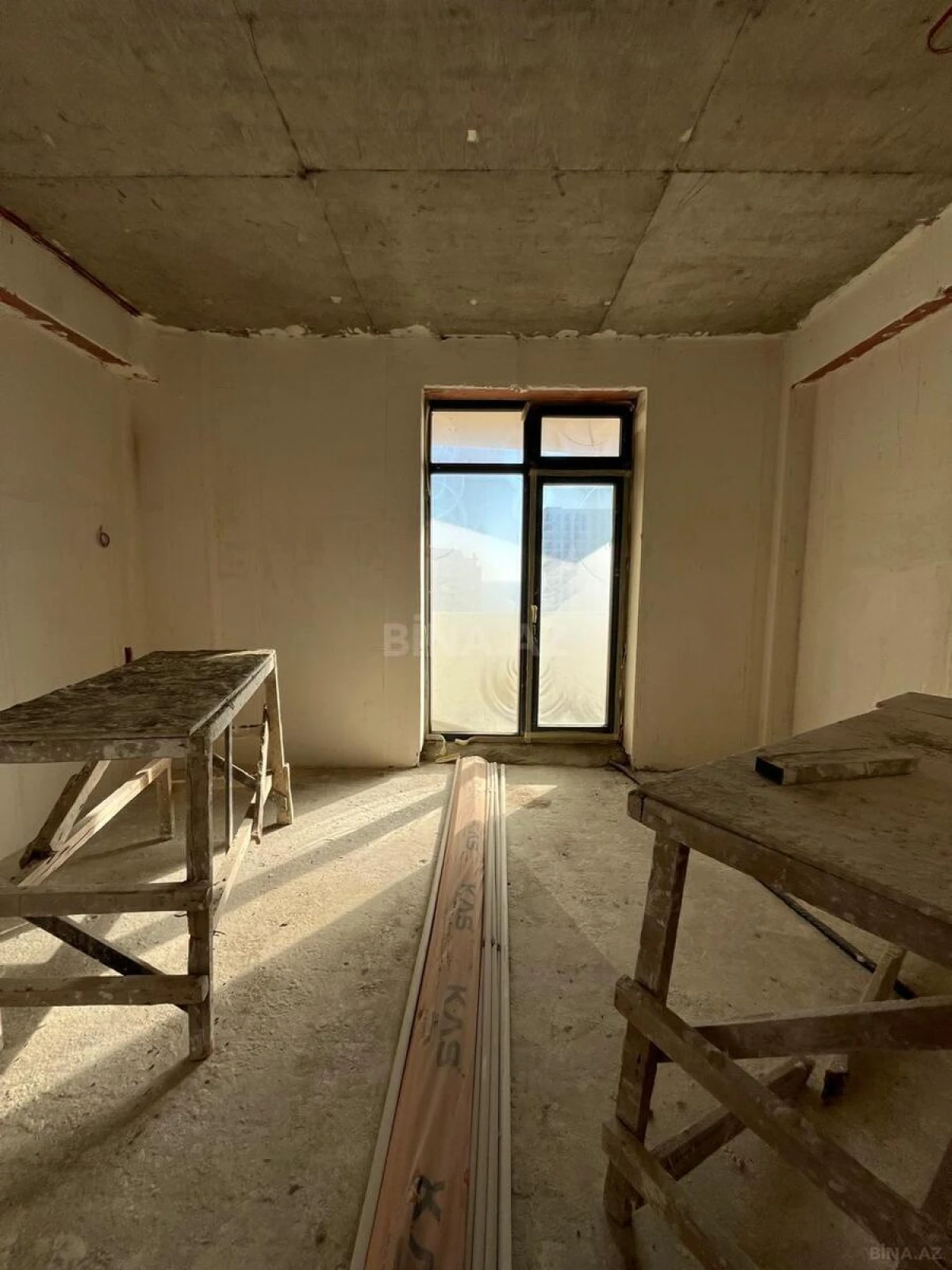 Satılır 4 otaqlı mənzil 189 m²