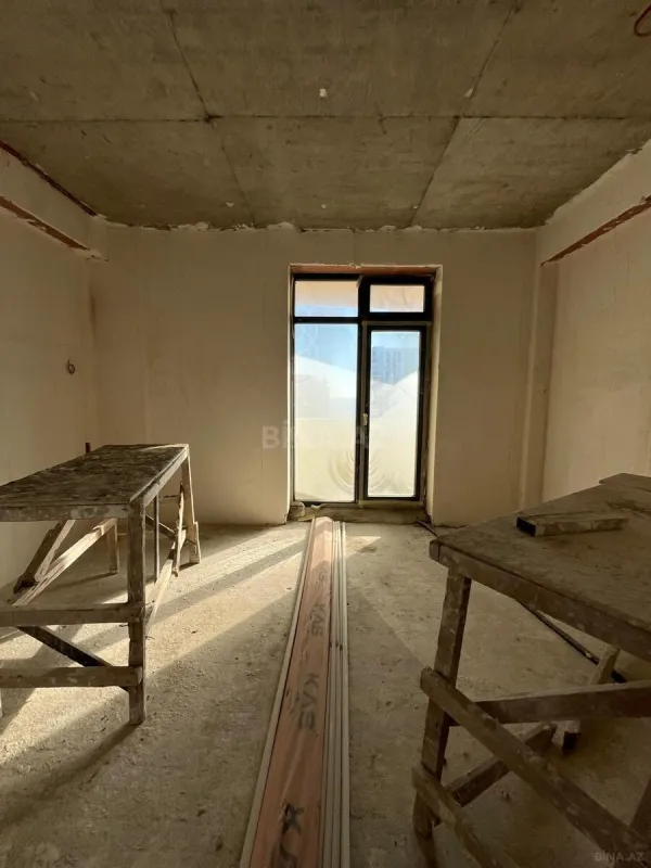 Satılır 4 otaqlı mənzil 189 m²