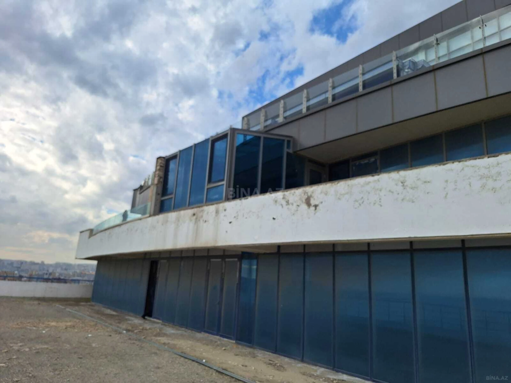 Satılır obyekt 766.33 m²