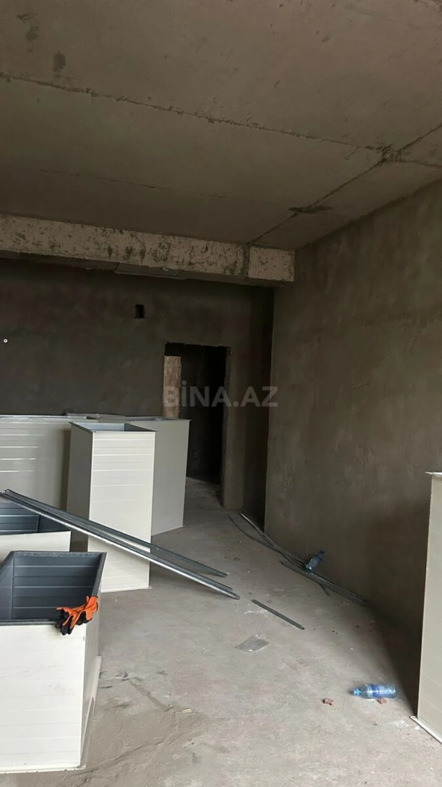 Satılır 2 otaqlı mənzil 83 m²