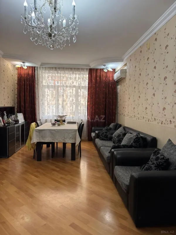 Satılır 3 otaqlı mənzil 125 m²