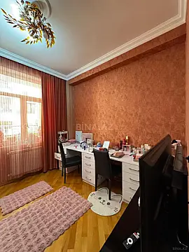 Satılır 3 otaqlı mənzil 125 m²