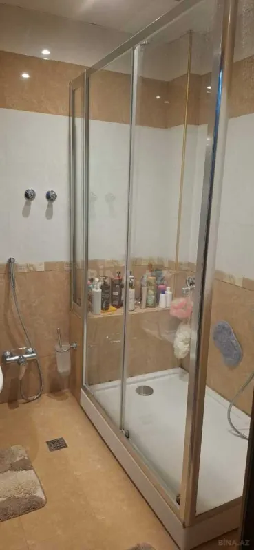 Satılır 3 otaqlı mənzil 125 m²