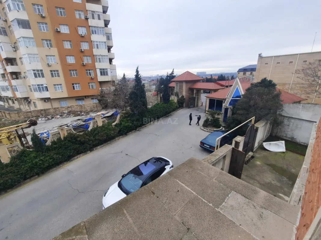 Satılır 7 otaqlı həyət evi 330 m²