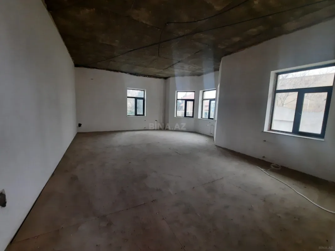 Satılır 7 otaqlı həyət evi 330 m²