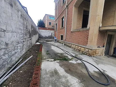 Satılır 7 otaqlı həyət evi 330 m²