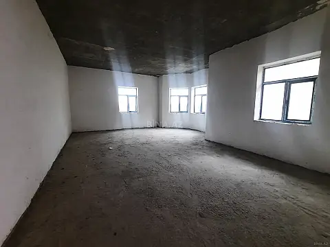 Satılır 5 otaqlı həyət evi 200 m²
